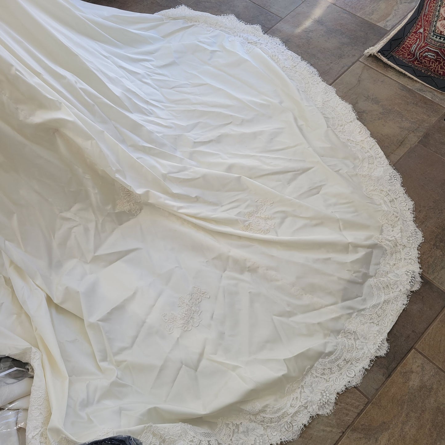 Fantastic Vintage Lace, Satin, Buttons, and puffy sleeves