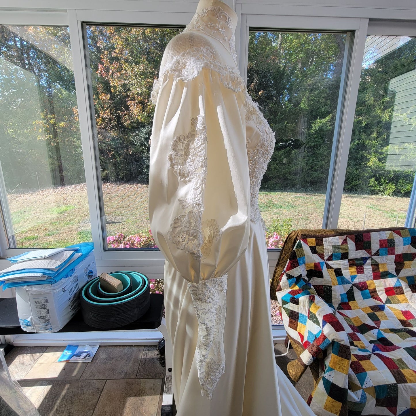 Fantastic Vintage Lace, Satin, Buttons, and puffy sleeves