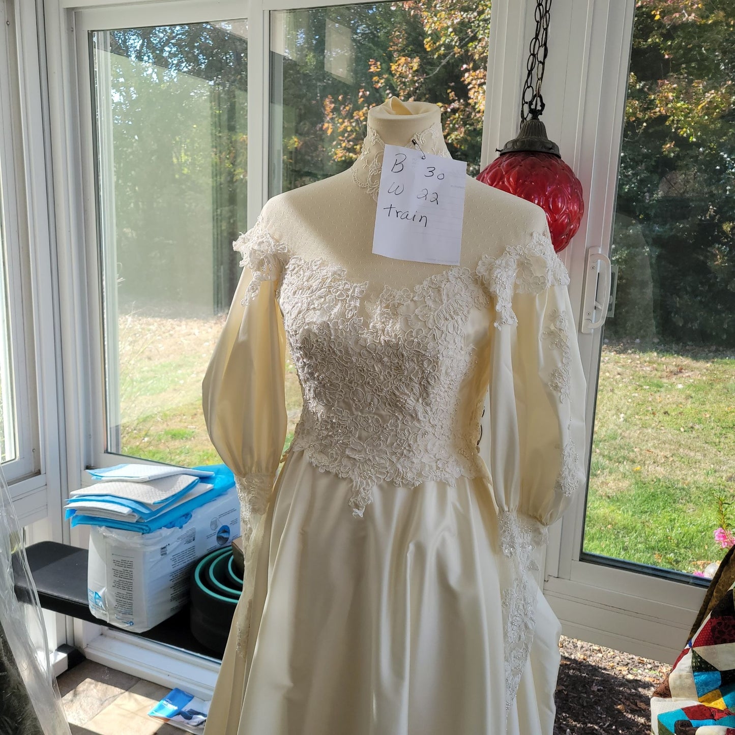 Fantastic Vintage Lace, Satin, Buttons, and puffy sleeves