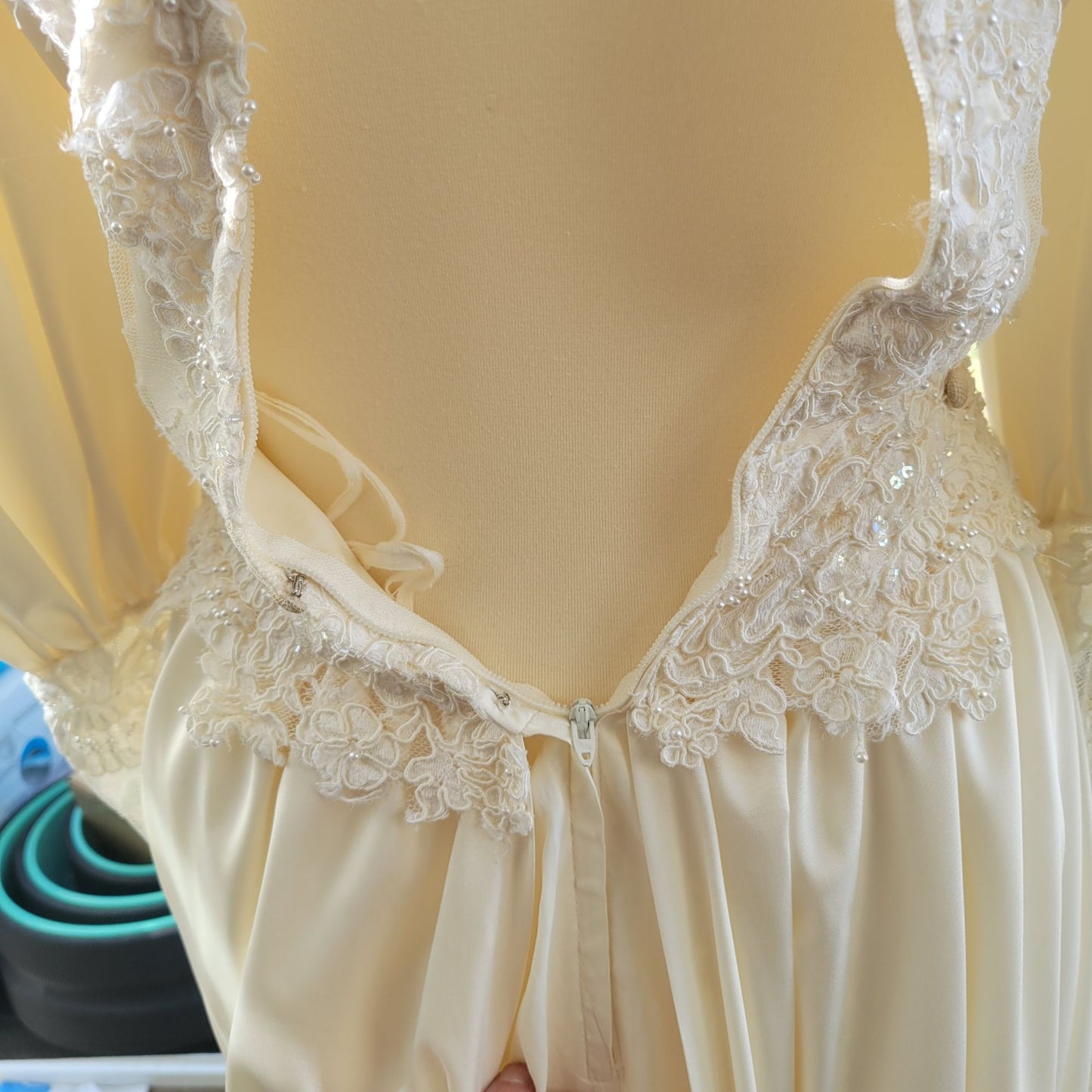 Fantastic Vintage Lace, Satin, Buttons, and puffy sleeves