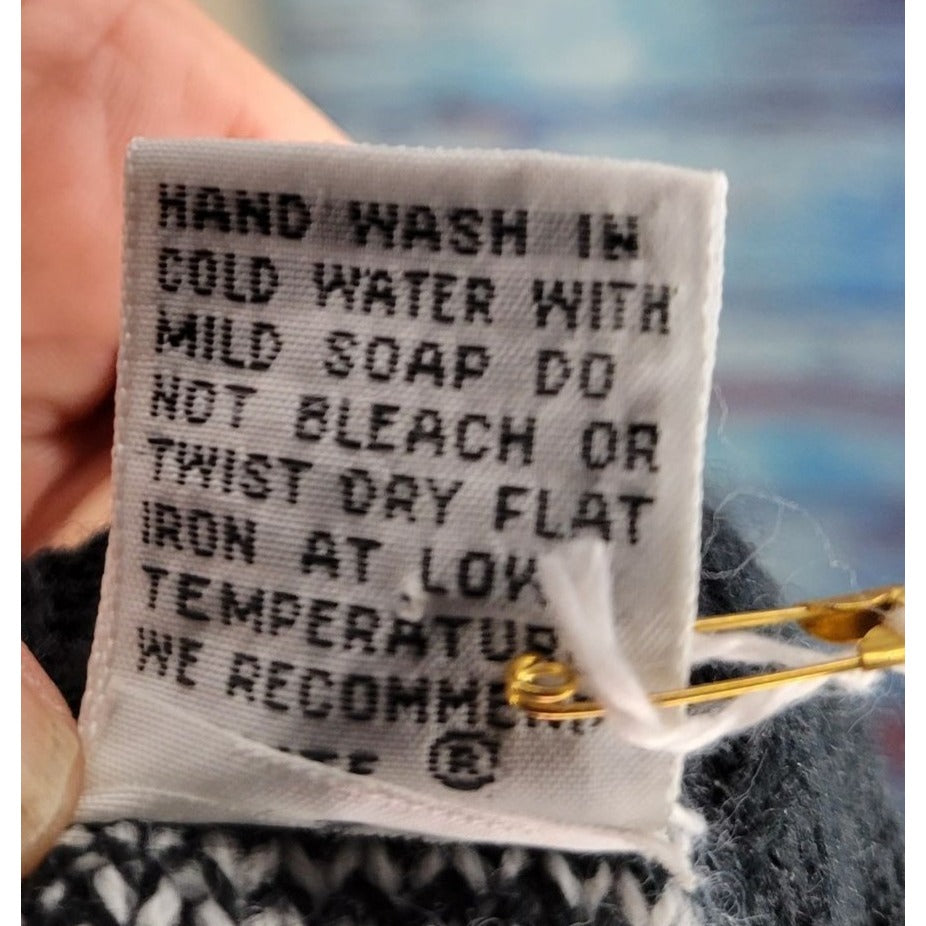 Vintage Lucia  Black Knit Sweater w/ Roses. Size Medium