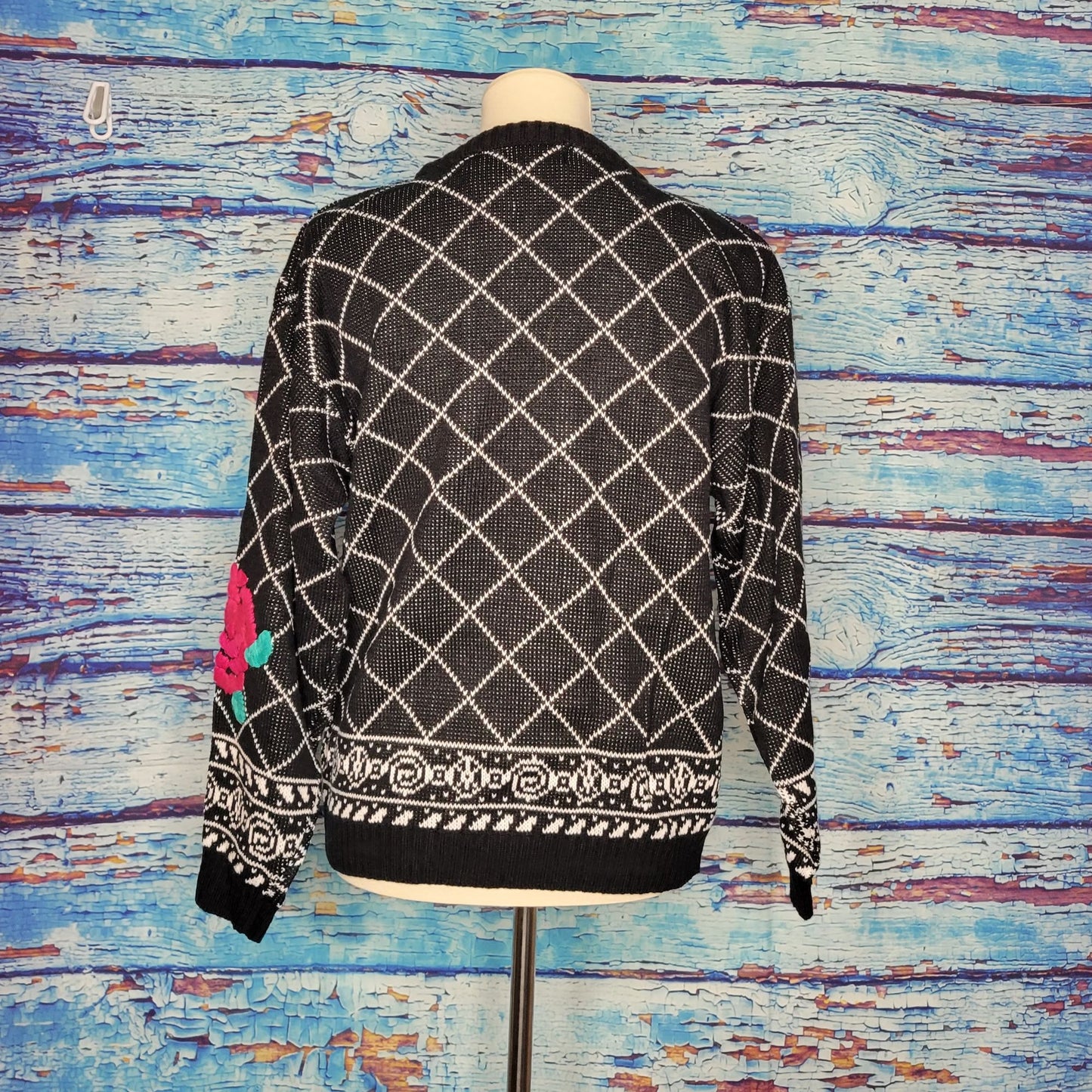 Vintage Lucia  Black Knit Sweater w/ Roses. Size Medium