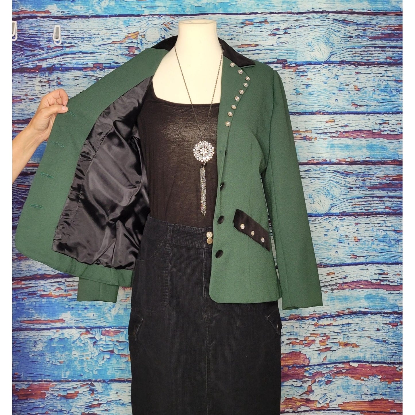 VTG Beautiful Green Blazer with Detailed Buttons and Velour
