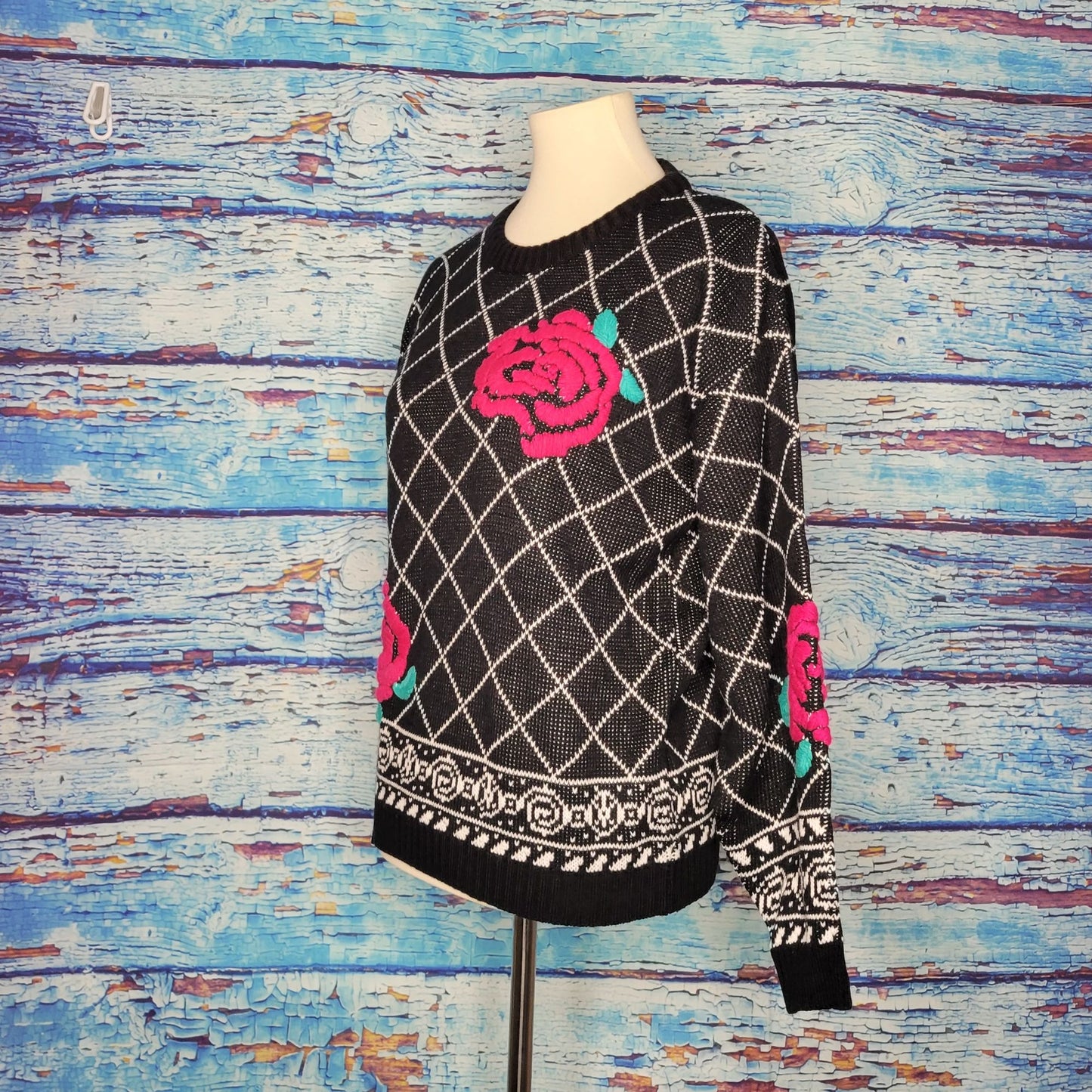 Vintage Lucia  Black Knit Sweater w/ Roses. Size Medium