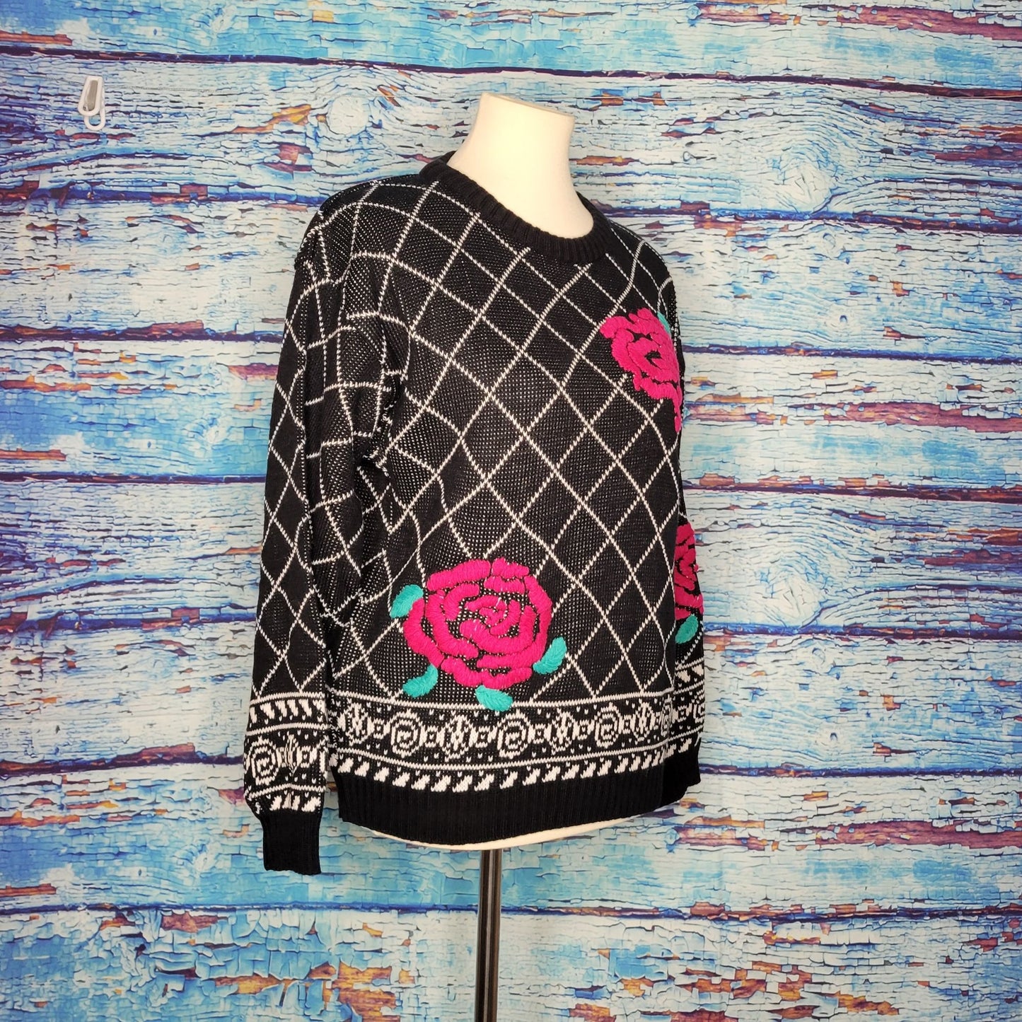 Vintage Lucia  Black Knit Sweater w/ Roses. Size Medium