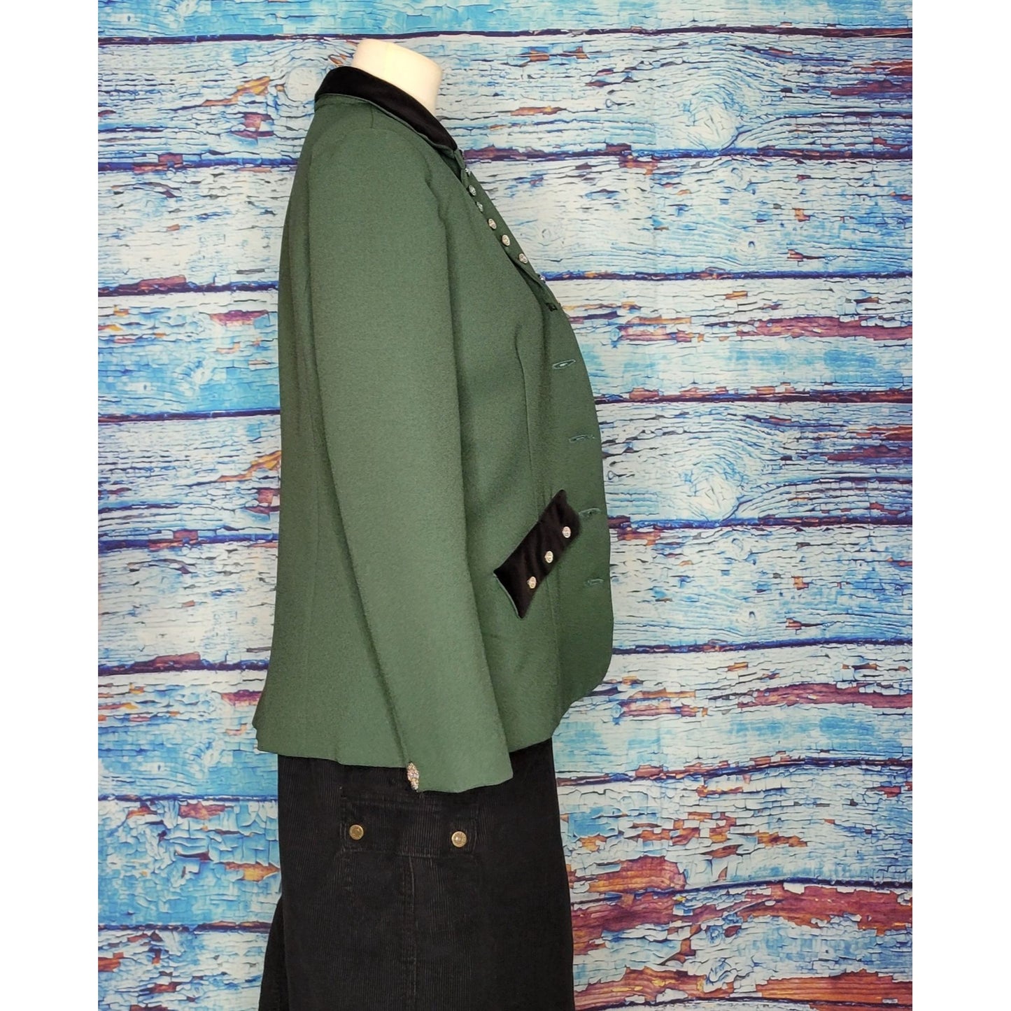 VTG Beautiful Green Blazer with Detailed Buttons and Velour